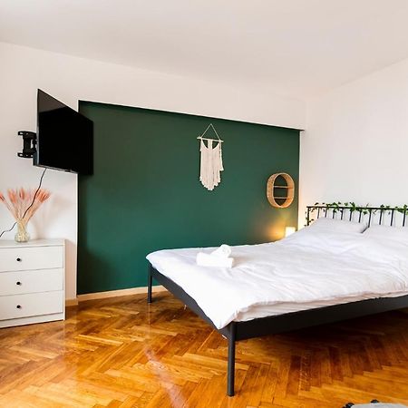 Chmielna - 250M Od Zlotych Tarasow, 350M Od Dworca Centralnego - Wifi - Smart Tv 55 Cali - Better Rental Warszawa Exteriör bild