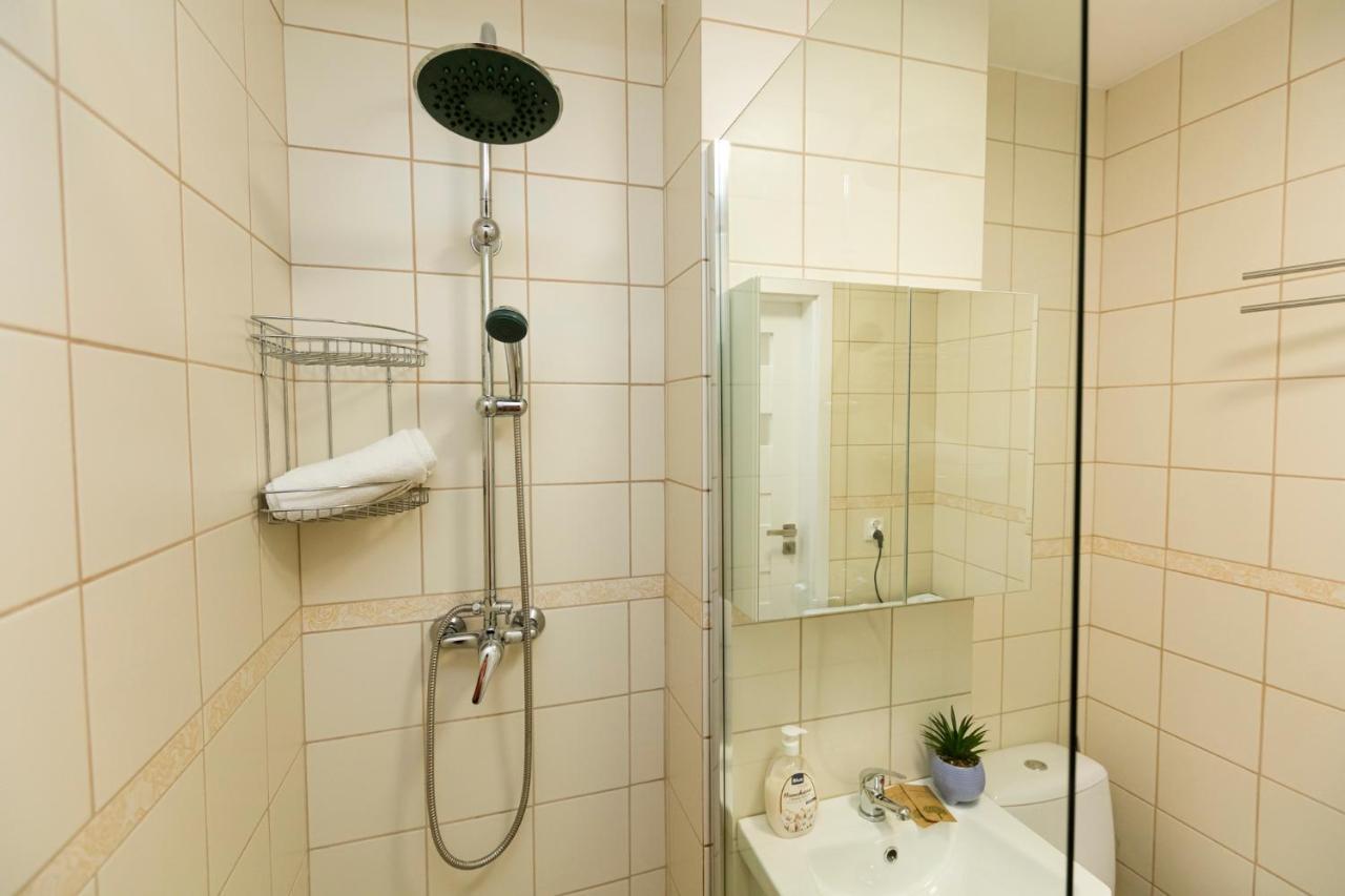 Chmielna - 250M Od Zlotych Tarasow, 350M Od Dworca Centralnego - Wifi - Smart Tv 55 Cali - Better Rental Warszawa Exteriör bild