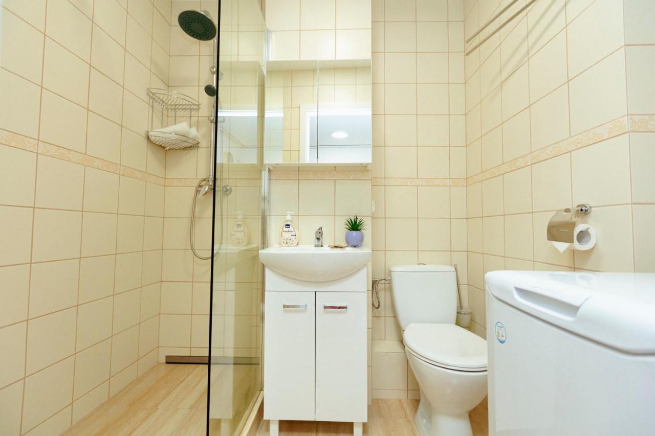 Chmielna - 250M Od Zlotych Tarasow, 350M Od Dworca Centralnego - Wifi - Smart Tv 55 Cali - Better Rental Warszawa Exteriör bild