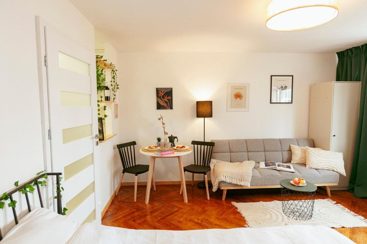 Chmielna - 250M Od Zlotych Tarasow, 350M Od Dworca Centralnego - Wifi - Smart Tv 55 Cali - Better Rental Warszawa Exteriör bild